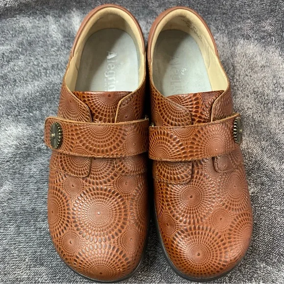 Alegria Joleen Brandy Loafer US 9EU 39 Brown Platform Slip on Leather Tooled - Picture 2 of 12